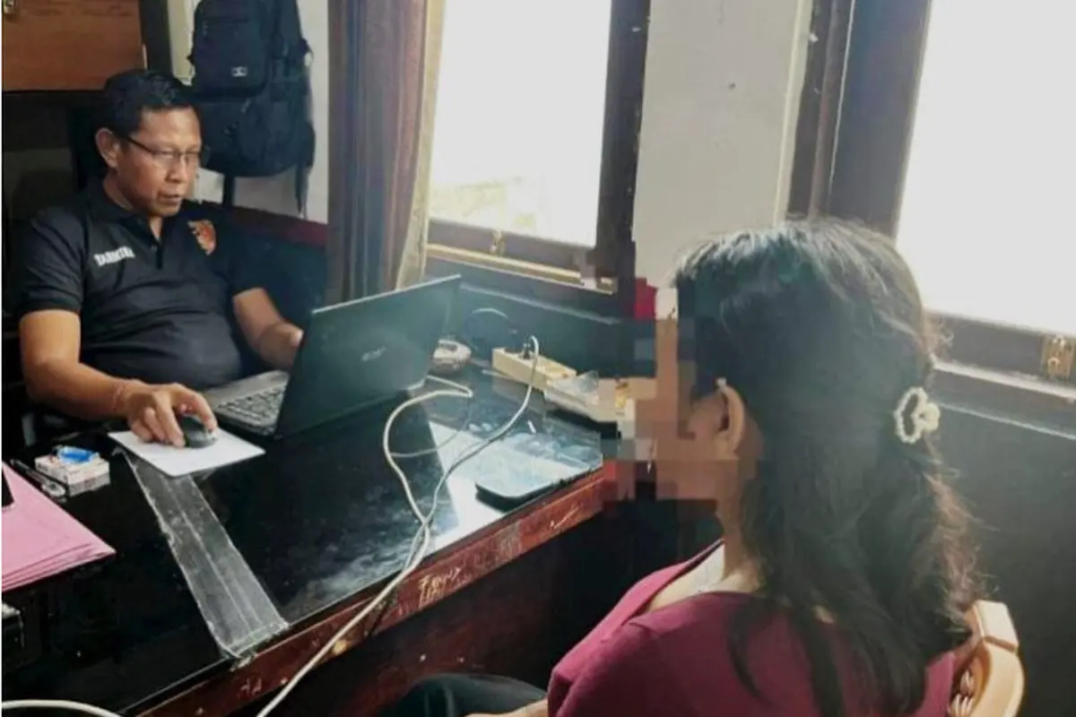 pelaku pencurian di Kabupaten Sumba Timur, NTT saat diperiksa polisi