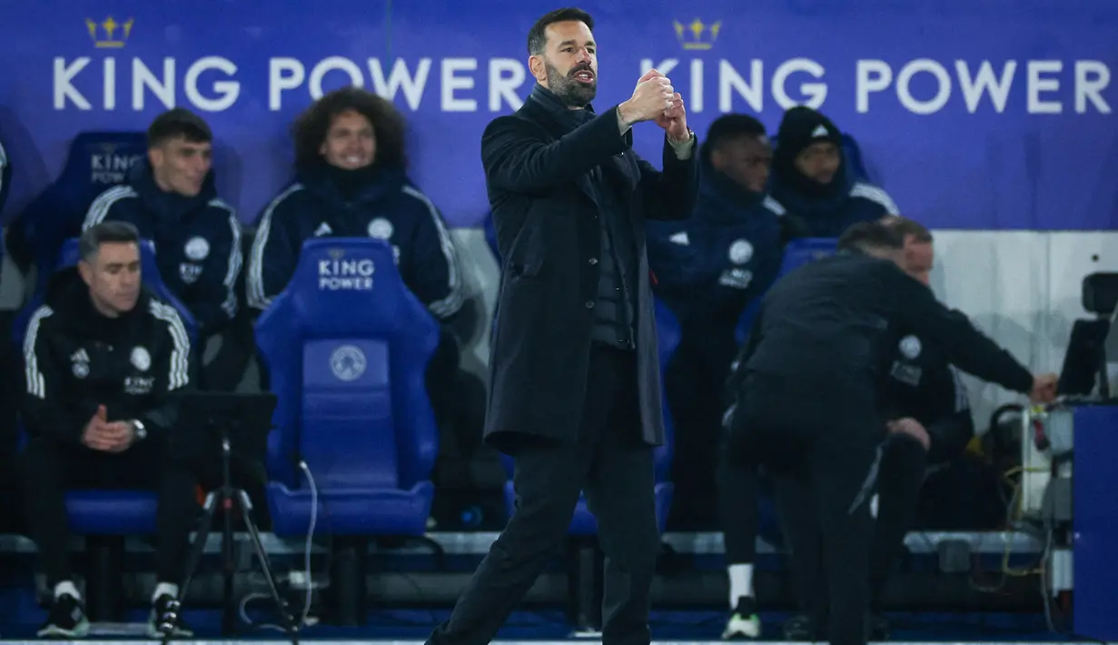 Hasil ini mengakhiri lima laga tanpa kemenangan Leicester di Premier League. The Foxes sementara naik ke posisi 15 klasemen dengan 13 poin. (AFP/Adrian Dennis)