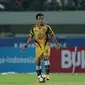 Pemain Mitra Kukar, Septian David Maulana saat melawan Persib Bandung pada laga Liga 1 Indonesia di GBLA, (8/4/2018).  (Bola.com/Nick Hanoatubun)