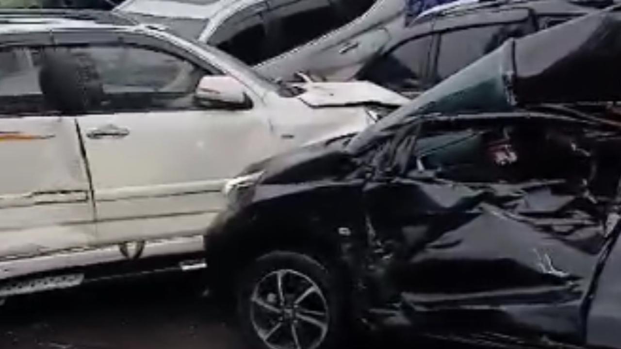 Update Kecelakaan Beruntun di Tol Cipularang: Satu Meninggal Dunia dan 28 Orang Luka-Luka