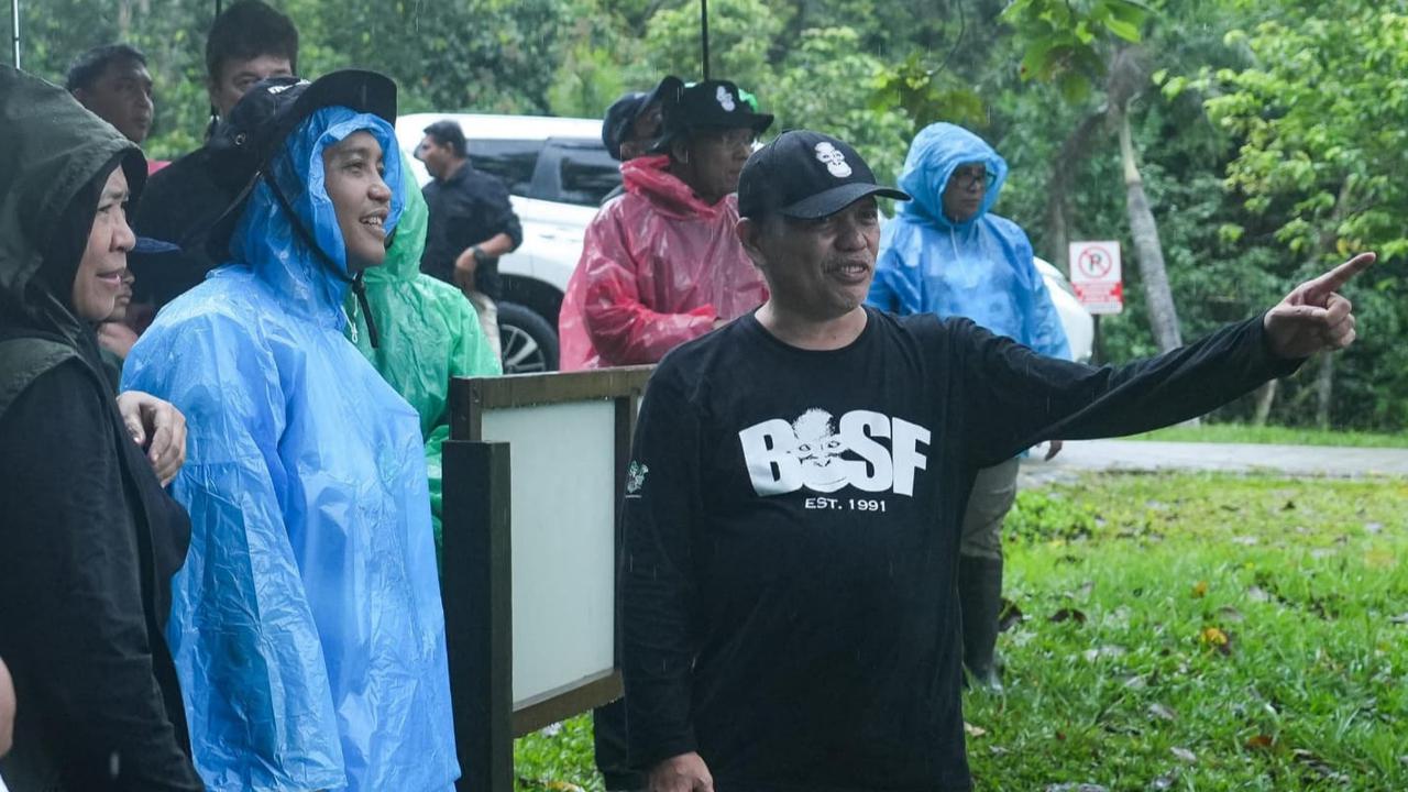 Kunker ke Kaltim, Menhut Raja Antoni Cek Konservasi Orang Utan dan Beruang Madu di BOSF