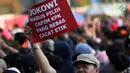 Koalisi masyarakat sipil membawa poster saat kegiatan Car Free Day di Jalan MH Thamrin, Jakarta, Minggu (1/9/2019). Aksi tersebut sebagai simbolisasi agar Presiden Jokowi mendorong Pansel Capim KPK untuk memilih kandidat yang bersih dan berani menuntaskan kasus korupsi. (Liputan6.com/Johan Tallo)