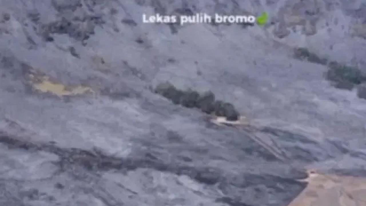 Balai Besar TNBTS menutup objek wisata Gunung Bromo secara total sejak 6 September 2023 hingga batas waktu yang belum ditentukan karena karhutla di kawasan TNBTS semakin meluas.