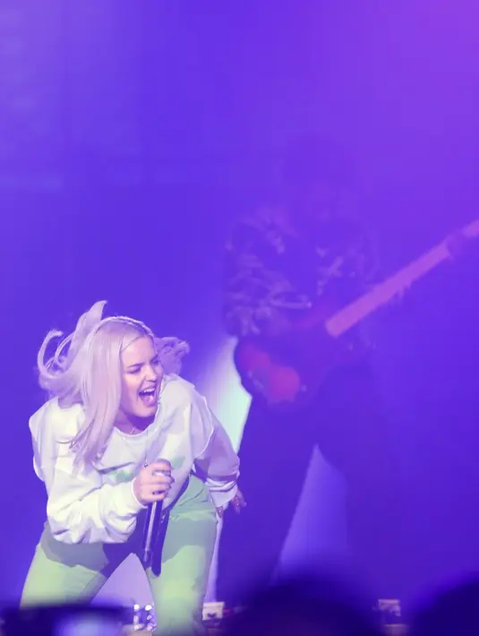 Meski terbatas waktu, Anne Marie pun berjani akan kembali tampil di Indonesia untuk menghapuskan dahaga kerinduan penggemarnya. (Bambang E. Ros/Bintang.com)