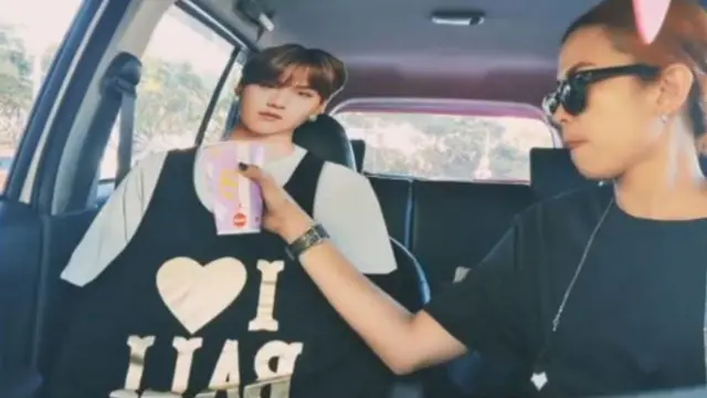Dinda Kanyadewi Bareng Gambar Suga BTS
