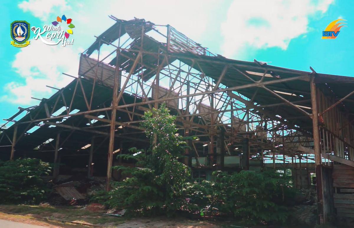Bekas pabrik timah Dabo Singkep yang terbengkalai
