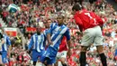 Wigan Athletics. Cristiano Ronaldo juga telah membukukan 6 gol saat bersua Wigan Athletics di Liga Inggris. Gol pertamanya dicetak pada pekan ke-28 musim 2005/2006. Gol terakhirnya dicetak pada pekan terakhir musim 2007/2008 melalui eksekusi penalti. (Foto: AFP/Andrew Yates)