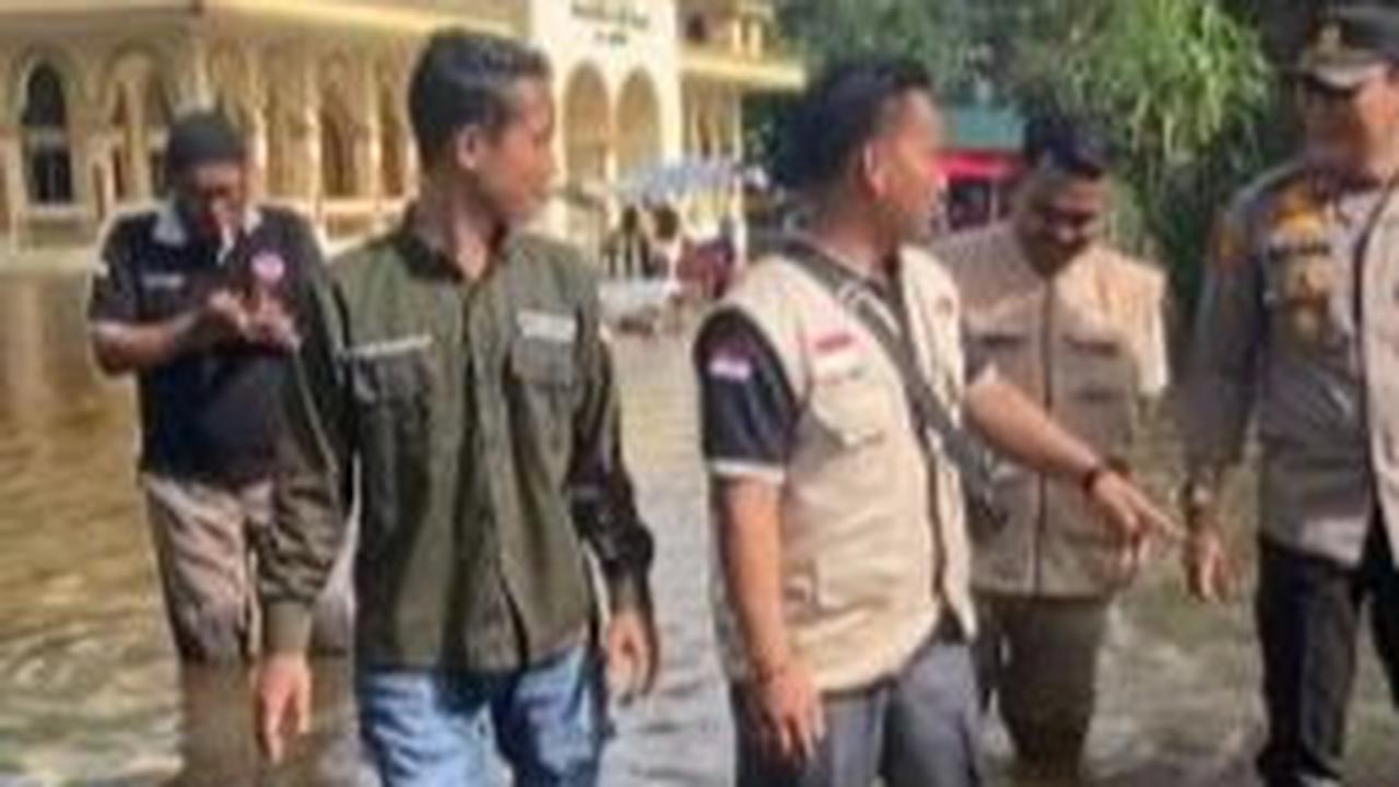 Empat Lokasi TPS di Pelalawan Terendam Banjir, Ada Opsi Fasilitasi Warga dengan Perahu Motor