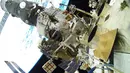 Kosmonot Rusia Yuri Malenchenko sedang melakukan spacewalk diluar badan Stasiun Luar Angkasa Internasional (ISS), (7/2). Spacewalk merupakan kegiatan berbahaya dan sangat terpengaruh dengan gravitasi dan keseimbangan tubuh. (REUTERS/Roscosmos)