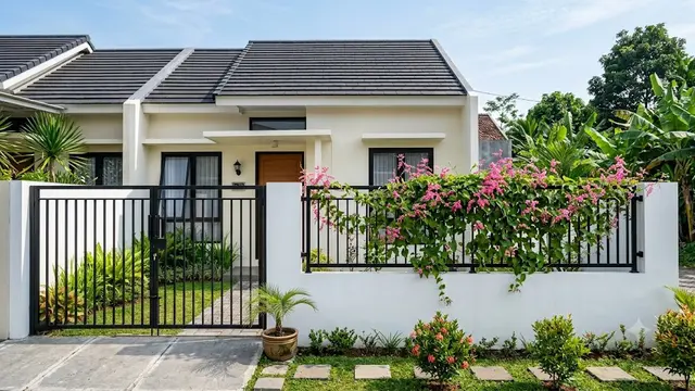 Pagar Tembok dengan Trellis Besi