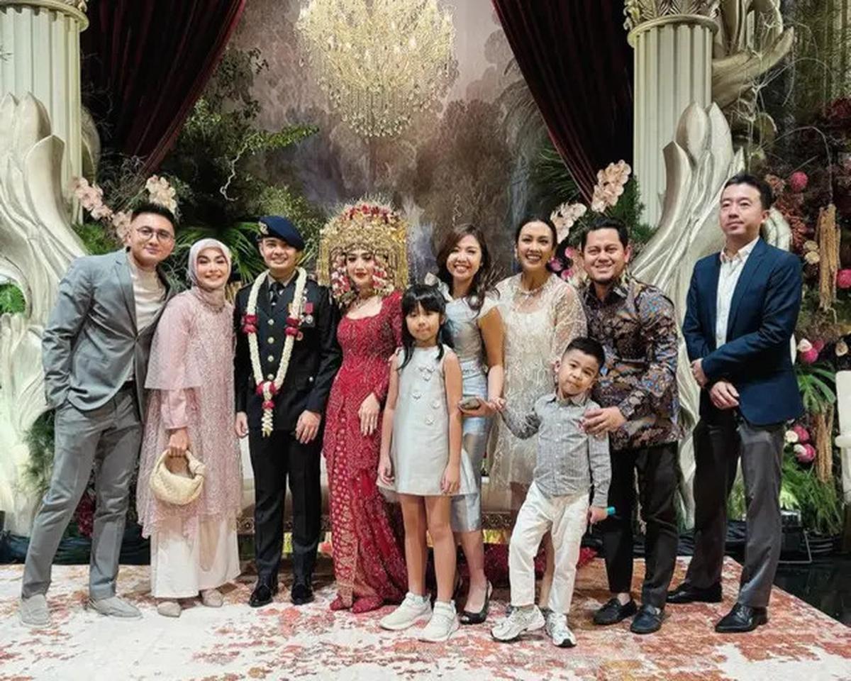 8 OOTD Artis Berhijab saat Hadir di Resepsi Pernikahan Febby Rastanty dan Ajat, dari Shireen Sungkar hingga Alyssa Soebandono