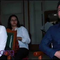 Denada dan Jerry Aurum tidak menghadiri sidang lanjutannya pada hari ini. Vidi Galenso Syarief, pengacara dari pihak Denada memberitahukan hasil dari sidang ini yaitu hak asuh anak yang jatuh ke tangan Denada, dengan tunjangan tujuh juta perbulan dar...