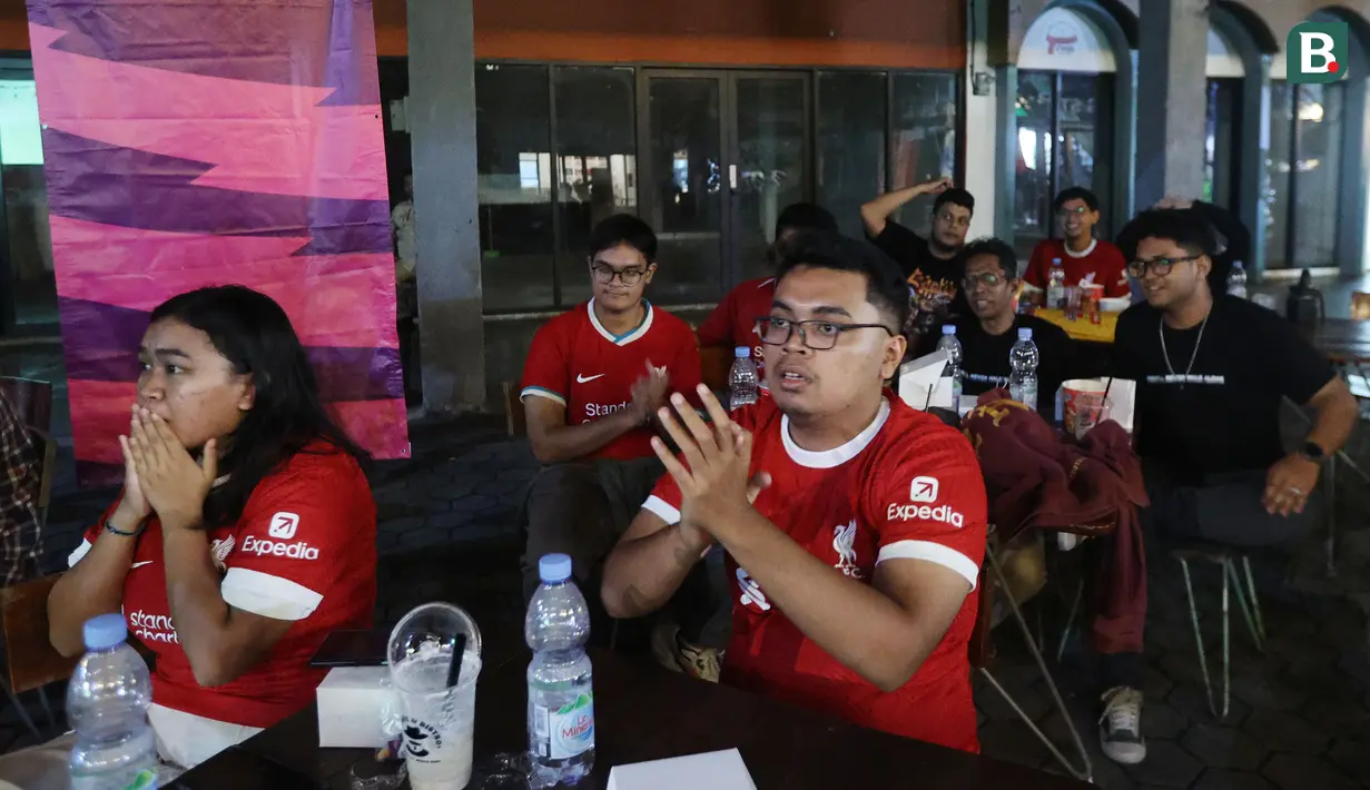 <p>Suasana Roaring Night Premier League Liverpool vs Tottenham Hotspur yang digelar oleh Komunitas penggemar Liverpool, Bigreds di Park 15th Kemang, Jakarta Selatan, Minggu (5/5/2024). (Bola.com/M Iqbal Ichsan)</p>
