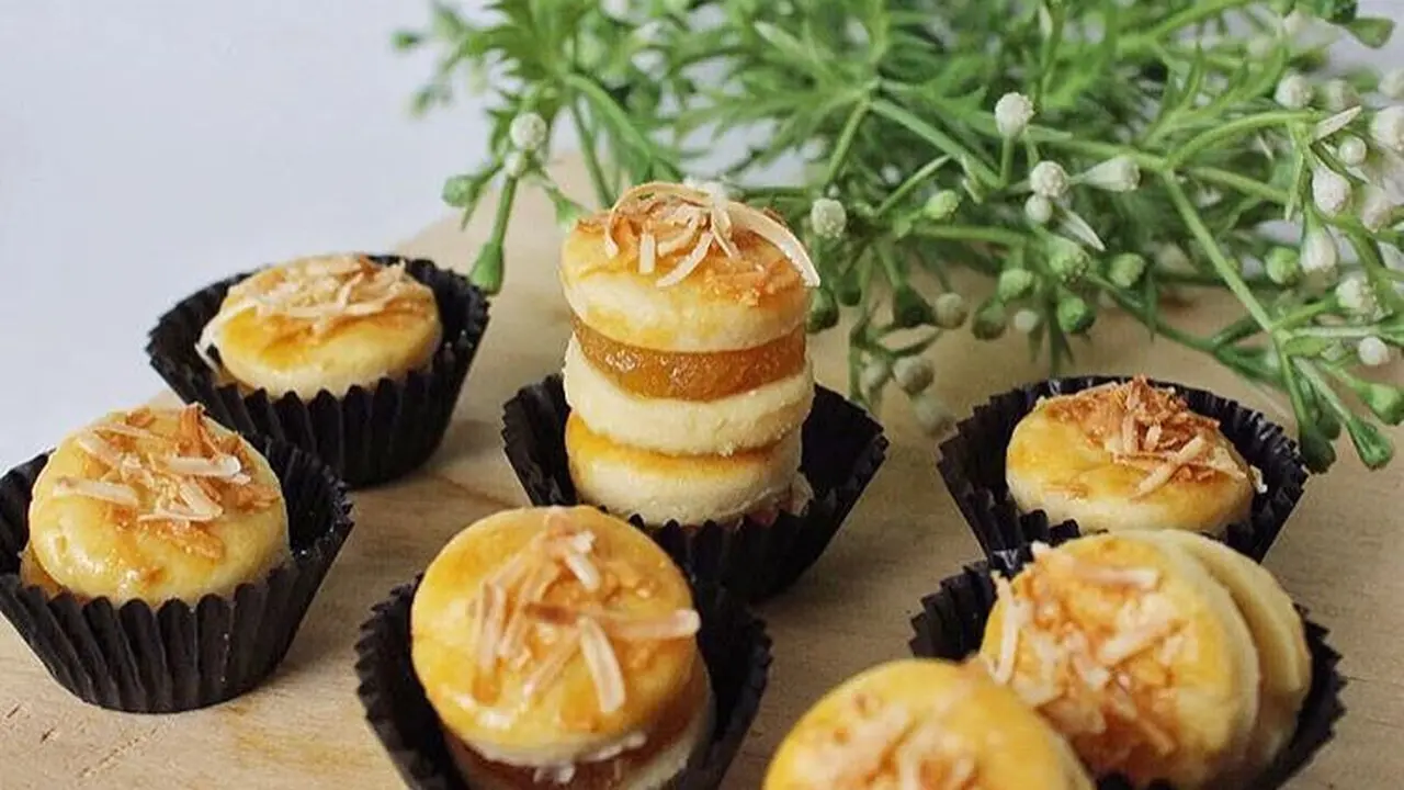 [Bintang] Kue nanas
