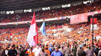 Ribuan buruh memadati Stadion Utama Gelora Bung Karno (GBK) Senayan, Jakarta dalam rangka memperingati Hari Buruh Internasional atau May Day, Sabtu (14/5)