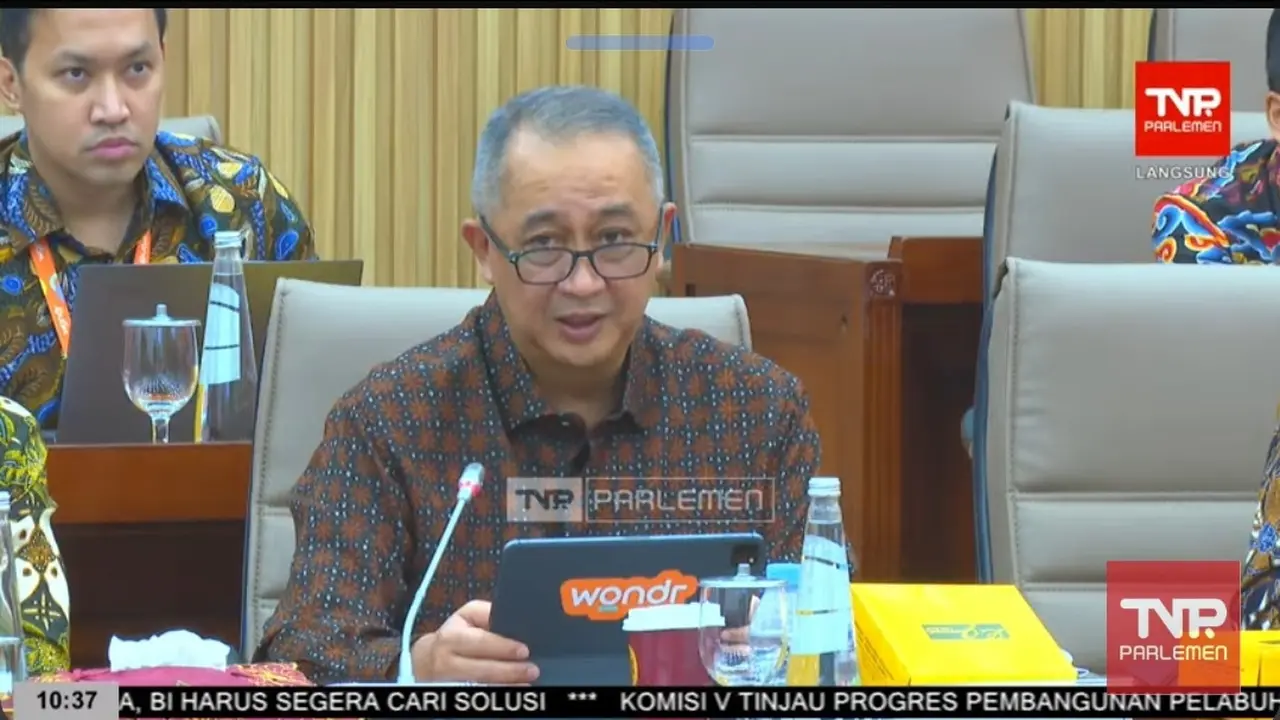 Direktur Utama BNI Royke Tumilaar dalam Rapat Dengar Pendapat dengan Komisi VI DPR RI, Senin (8/7/2024). (Foto: tangkapan layar/Arief RH)