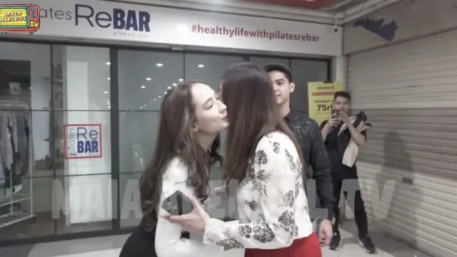 7 Potret Kebersamaan Maia Estianty Bareng Laura Moane Ini Tuai Sorotan