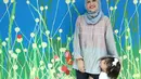 Sebagai seorang ibu, Natasha bisa merasakan seperti apa beratnya. Apalagi belum lama ini, ia baru saja ditinggal oleh ayahnya. Dari situ, ia banyak belajar ketegaran seorang ibu dari ibunya sendiri. (Nurwahyunan/Bintang.com)