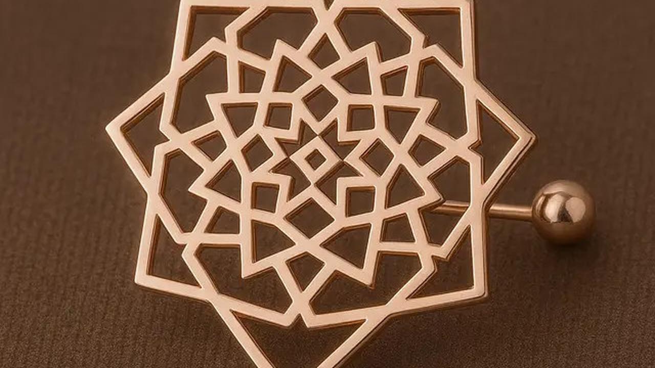 8 Desain Hijab Pin Islami dari Logam Mulia, Inovasi Modis dengan Sentuhan Nilai Spiritual