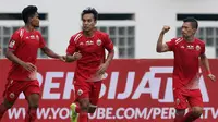 Bek Persija Jakarta, Ismed Sofyan, melakukan selebrasi usai membobol gawang Bali United pada laga Piala Indonesia 2019 di Stadion Wibawa Mukti, Minggu (5/5). Persija menang 1-0 atas Bali United. (Bola.com/M Iqbal Ichsan)