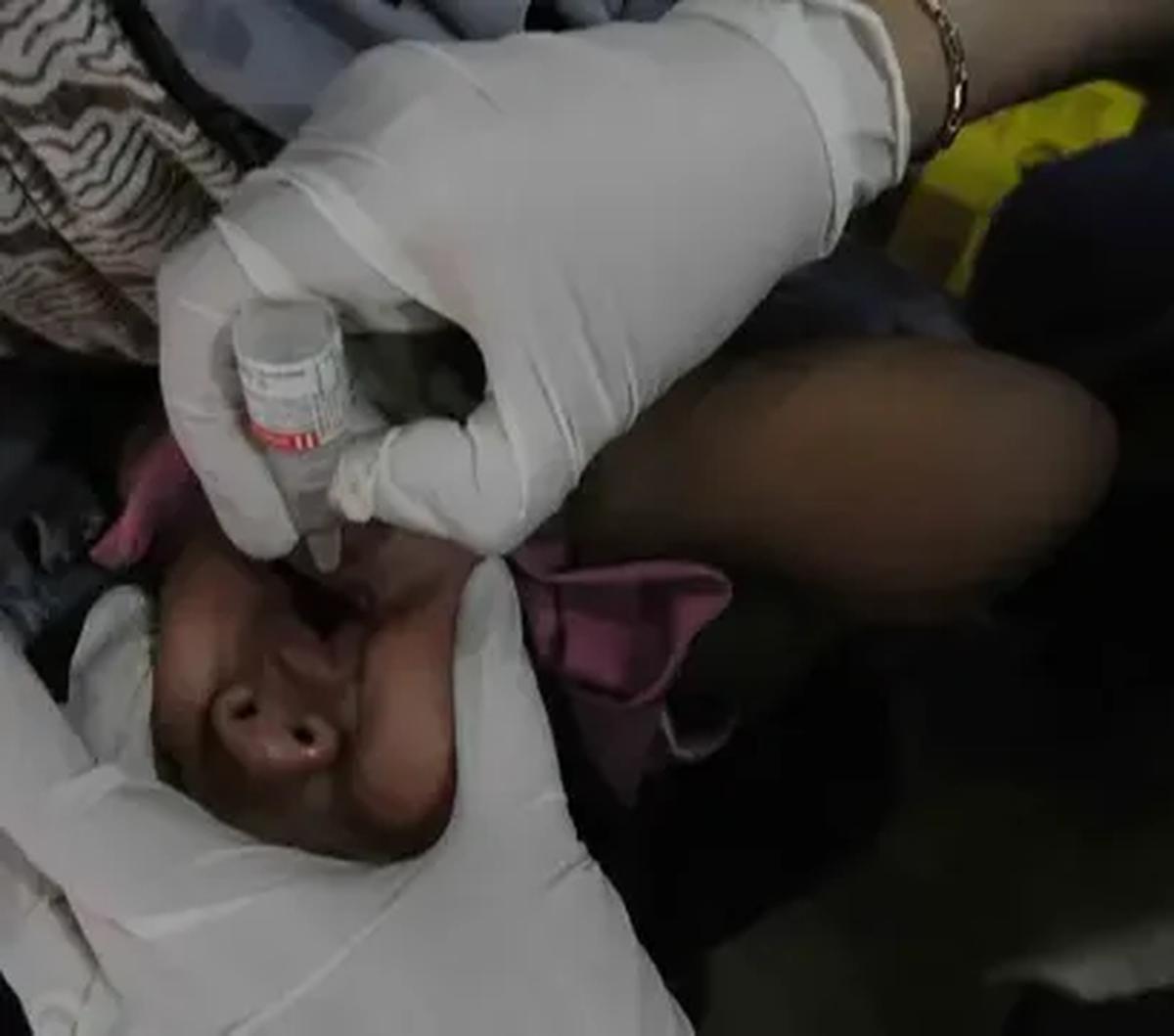 Karena bagaimanapun bayi ini sudah menjadi saudara persusuan, yang harus akur dan bagaimana merajut silaturahmi antar dua keluarga ini.