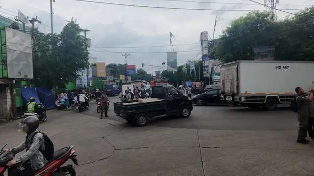 Mengurai Benang Kusut Macet Jalan Raya Sawangan Depok