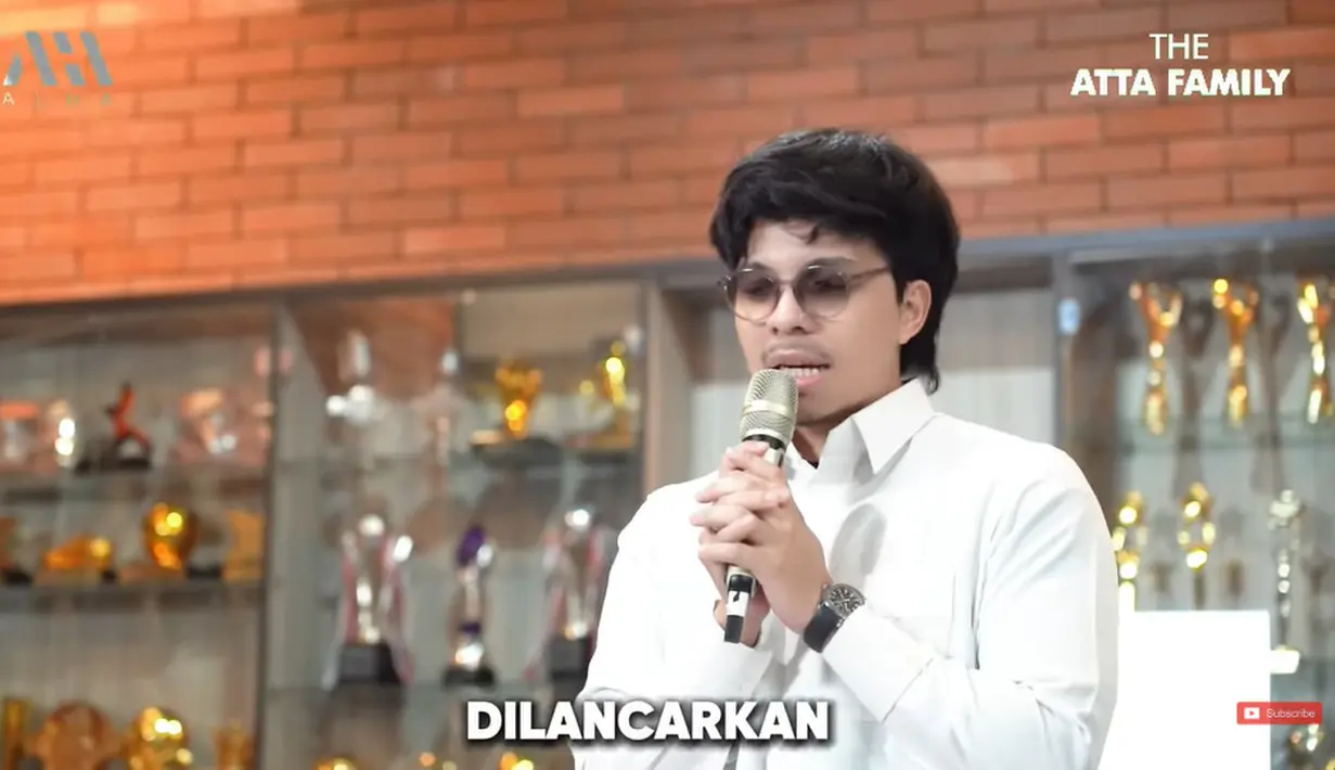 Atta Halilintar mengatakan bahwa sebenarnya dia tak merencanakan pergi haji tahun ini. tapi, Allah ternyata memanggil dirinya dan istri lebih cepat untuk ke Tanah Suci. (Foto: YouTube/ AH)