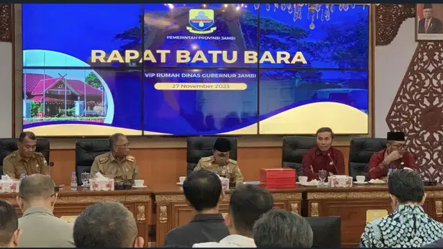 Rapat membahas PT SAS