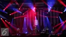 Aksi Panggung Robin Thicke Penyanyi asal Amerika Serikat saat menghibur penonton Java Jazz Festival (JJF) 2016, Jakarta, Jumat (4/3). Robin Thicke menghibur para pencinta Jazz dengan lagu kondangnya yakni Lost Without You. (Liputan6.com/Angga Yuniar)
