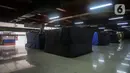 Suasana deretan kios yang tutup di salah satu pusat perbelanjaan di Jakarta, Minggu (8/8/2021). Pembebasan PPN atas jasa sewa kios, gerai, dan toko di pusat perbelanjaan dilakukan pemerintah untuk membantu dunia usaha yang terdampak penyesuaian aturan PPKM Level 4. (Liputan6.com/Johan Tallo)