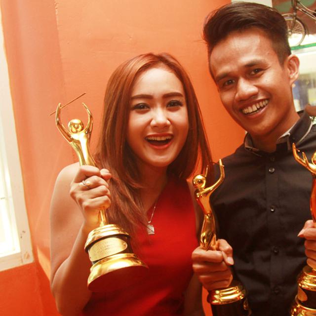 Ishak Pencipta Lagu Di Balik Suksesnya Cita Citata Showbiz Liputan6 Com To create your own account! ishak pencipta lagu di balik suksesnya