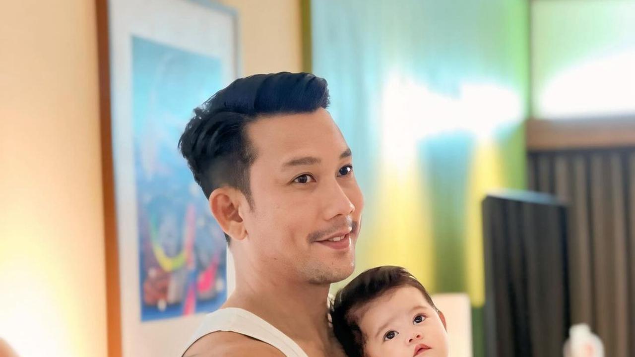 7 Potret Imut Baby Biel Anak Denny Sumargo, Disebut Fotokopian Mamanya