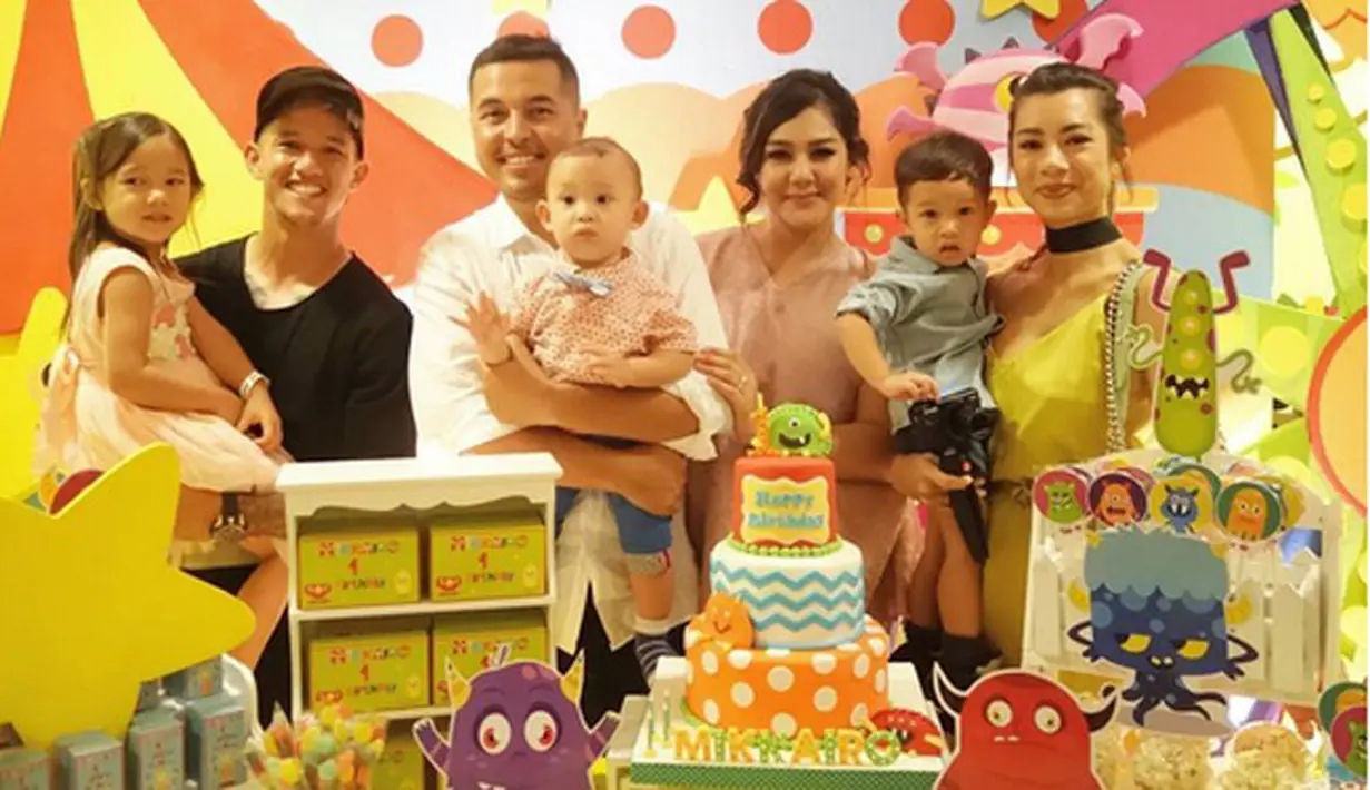 Bersama dengan suaminya, Sissy menggelar ulang tahun anaknya pertama yang lahir pada 8 Agustus 2015 silam. Meski persiapannya kilat, ia bersyukur karena acaranya berjalan sukses. (Instagram/sysiio)