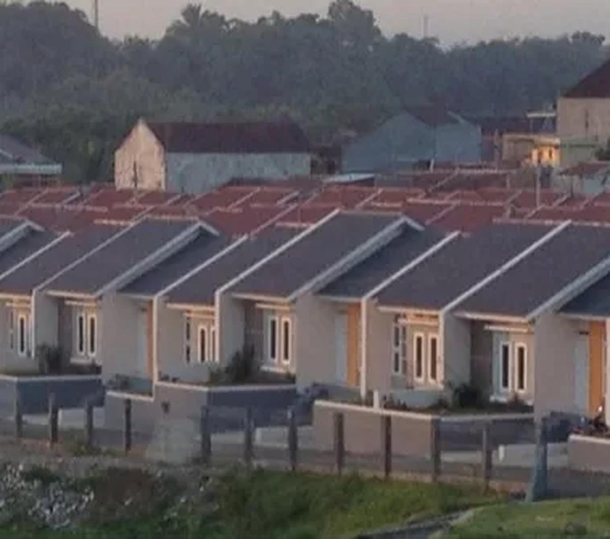 "Lalu bagaimana kalau kita mau 2045 habis (angka backlog)? Tentu mau gak mau jumlahnya harus kita tingkatkan. Hitungan kasarnya itu (bangun rumah) 1,5 juta setiap tahun," katanya di Kementerian PUPR, Jumat (21/7).