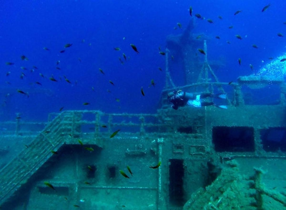 Mengunjungi Kapal MZ Zenobia di bawah laut Siprus