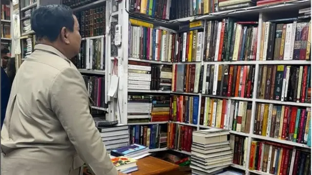 Prabowo Subianto Mampir ke Toko Buku Langganan di India, Kenapa Gibran Rakabuming Ikut Dibahas?