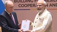 Putin Dapat Hadiah Buku Klasik dari PM India