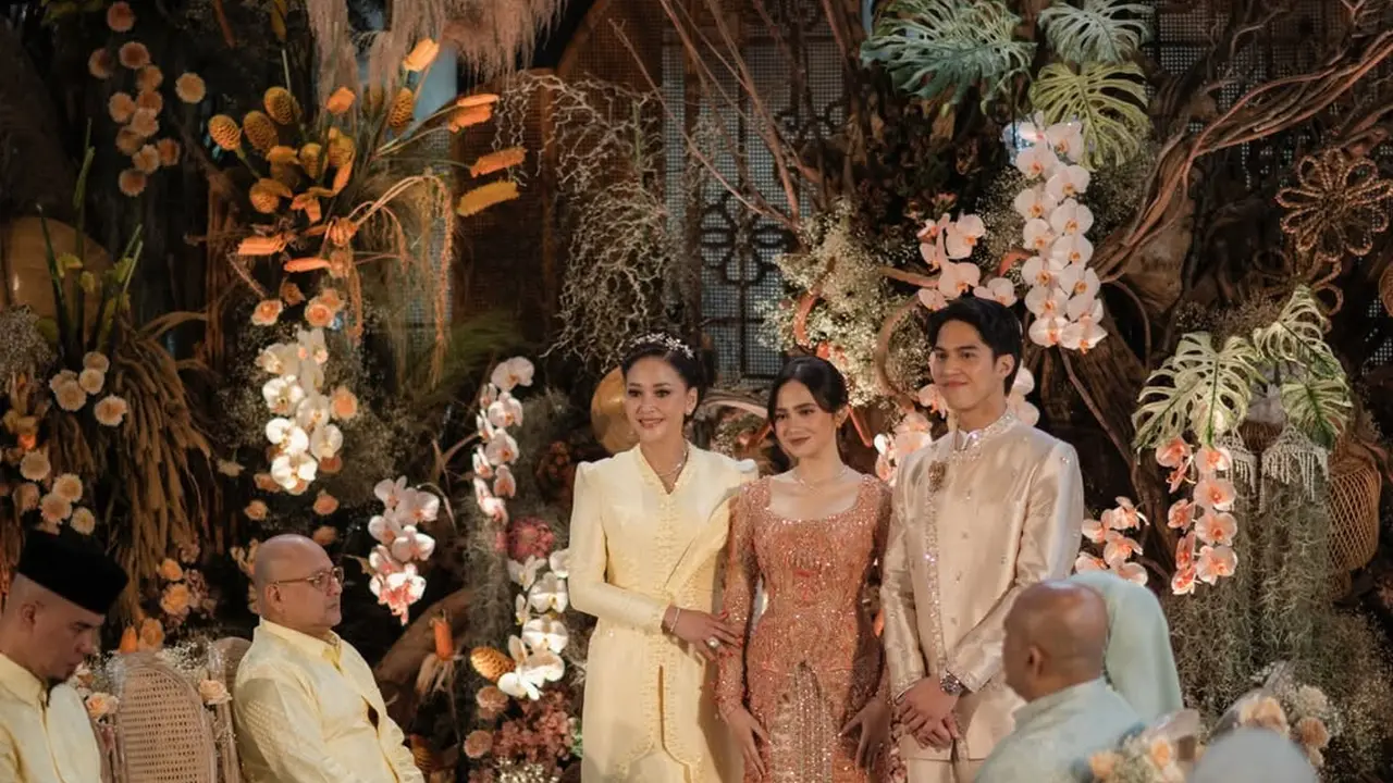 Gaya Para Mama El Rumi di Hari Lamaran,Maia Estianty dan Mulan Jameela Serasi Berkebaya Kuning