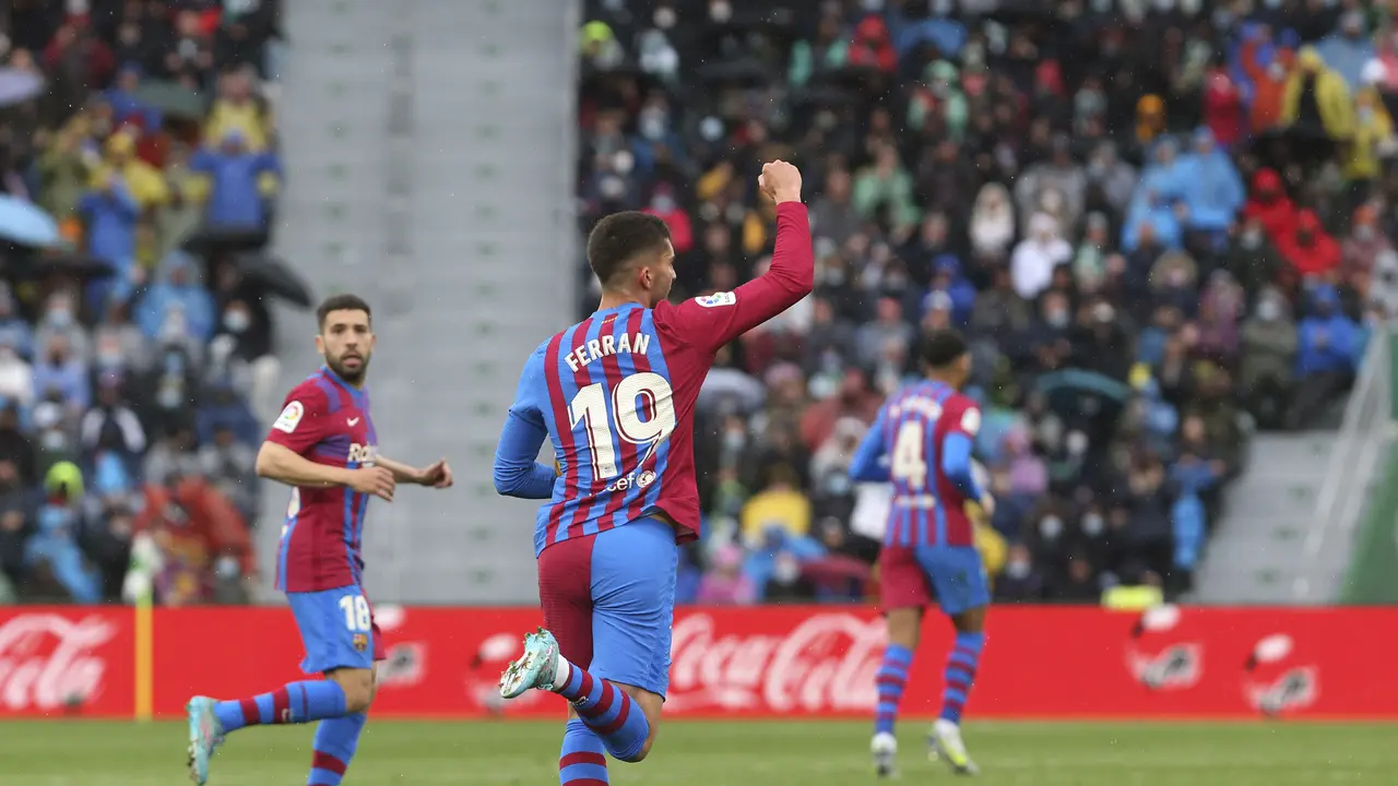 Elche, Barcelona, Liga Spanyol