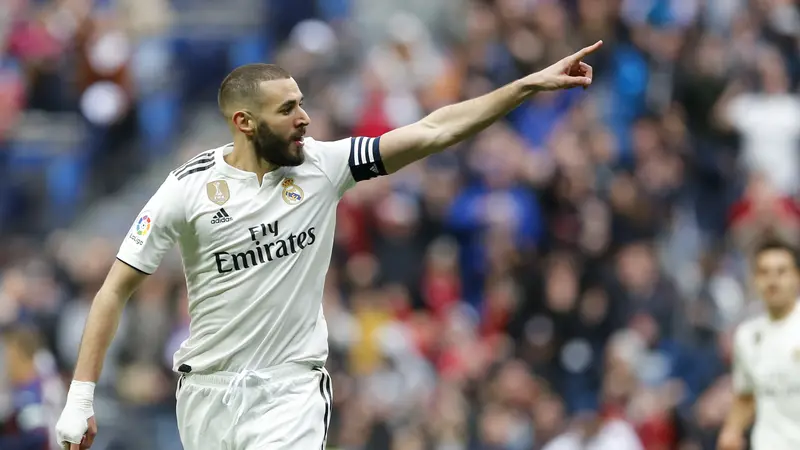 Dua Gol Benzema Menangkan Real Madrid atas Eibar