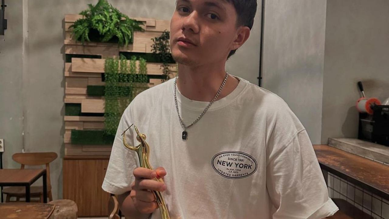 Nyoman Paul Menangi Penghargaan Pendatang Baru Terbaik di AMI Awards 2024, Sampaikan Kata Motivasi