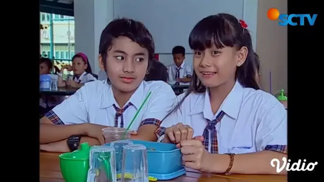 Resmi Jadi Ibu Dua Anak, Ini 6 Potret Masa Kecil Dinda Hauw yang Dulunya Tomboi
