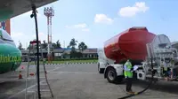 Suasana pengisian bahan bakar avtur di Bandara Kertajati Majalengka. Foto (istimewa)
