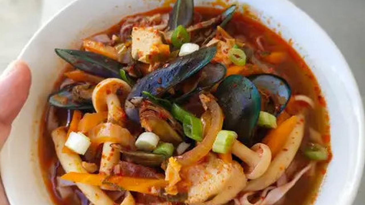 5 Resep Mie Berkuah yang Bikin Musim Hujan Jadi Lebih Nikmat
