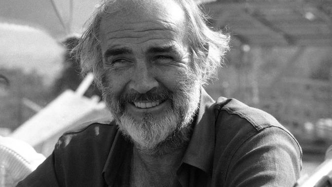 File foto 16 Oktober 1985 ini menunjukkan aktor Sean Connery di lokasi syuting 