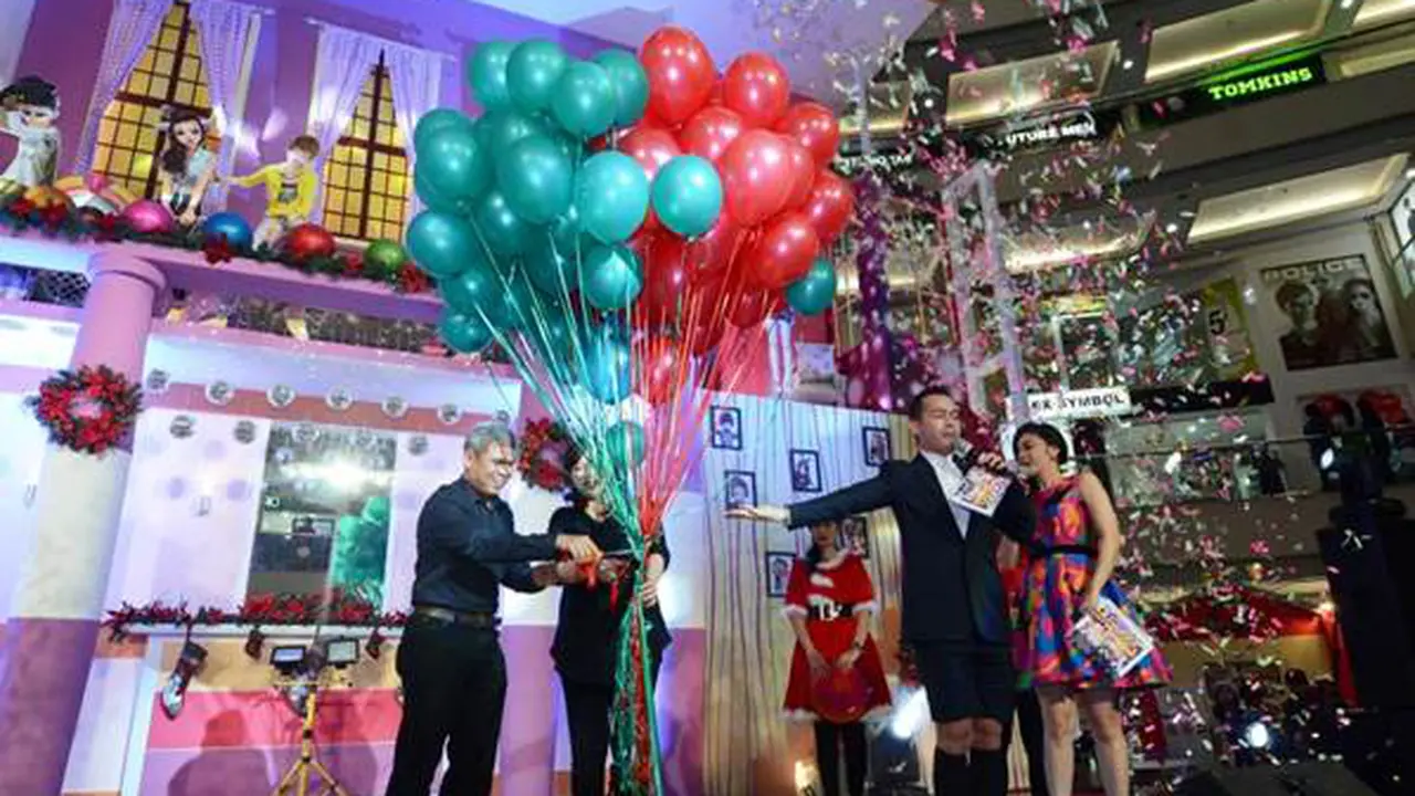 Rayakan Natal, Mal Ciputra Berdandan ala Video Game Online