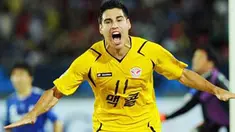 Selebrasi gol striker Seongnam Ilhwa, Dzenan Radoncic di perempat final Liga Champions Asia melawan Suwon Bluewings di Seongnam, 15 September 2010. Seongnam Ilhwa unggul 4-1. AFP PHOTO / JUNG YEON-JE 