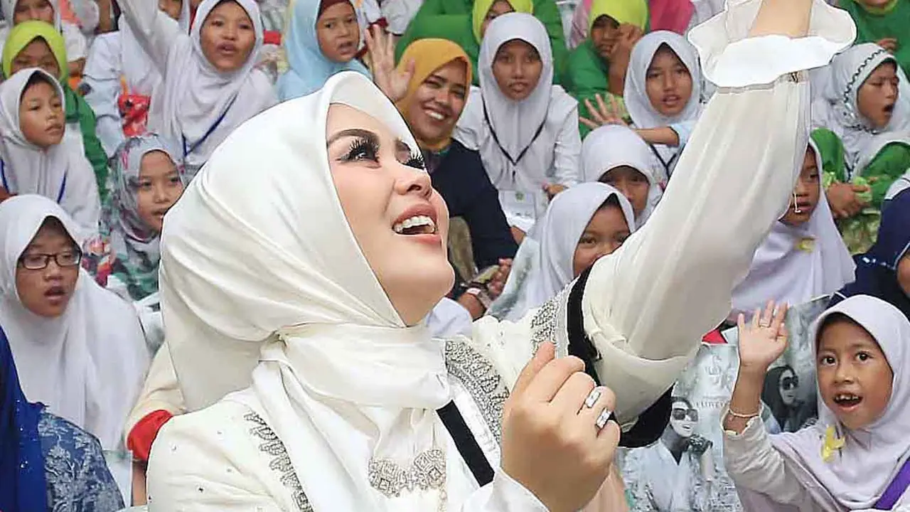 [Bintang] Syahrini
