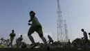 Pesepak bola muda berlatih bersama ASIFA di Malang, Jawa Timur. (Bola.com/Vitalis Yogi Trisna)
