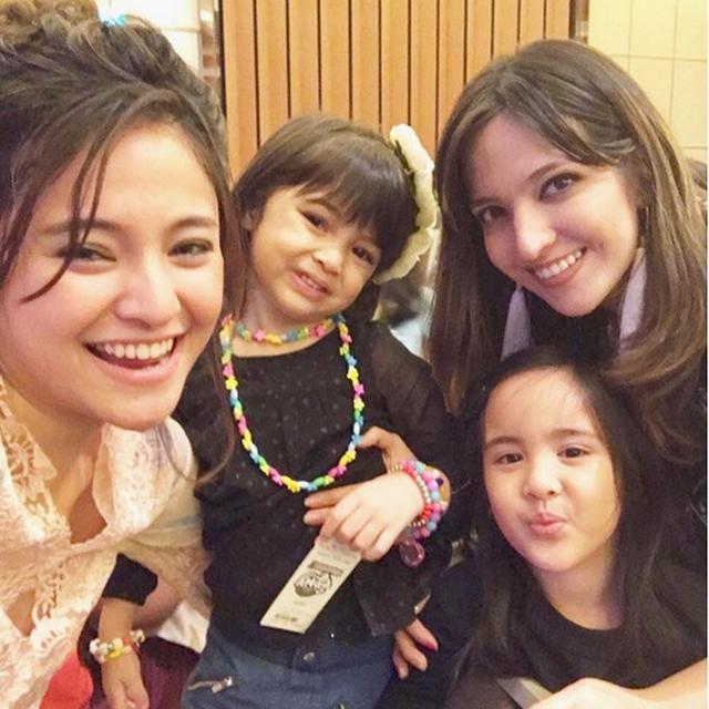 6 Potret Reuni Nia Ramadhani dan Marshanda, Mikhayla – Sienna Kompak